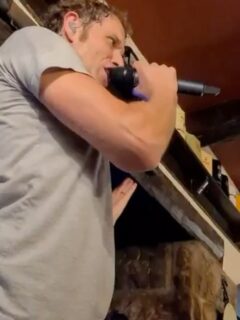 It was a hot one on Saturday at the Junction Otley!

Great night, great crowd, big fun 🤩 

#rightguardletmedown #sweatygig #coverband #yorkshire #weddingband